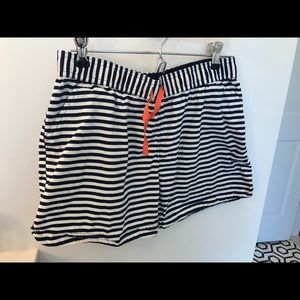 Girls Lands End size 16 / XL shorts